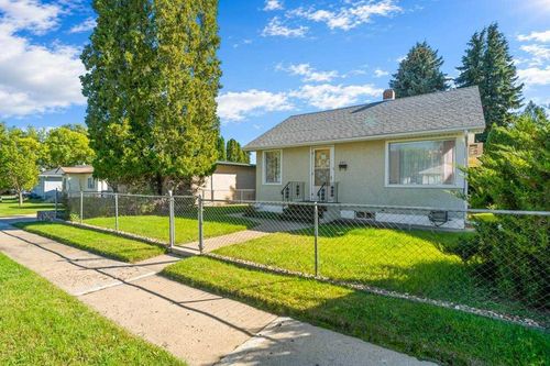 251 12 St Se, Medicine Hat, AB, T1A1V4 | Card Image