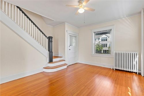 side-rye-35 Locust Ave, Rye, NY, 10580-2905 | Card Image
