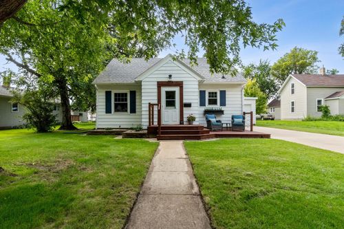 1118 Hawthorne St, Alexandria, MN, 56308-2552 | Card Image