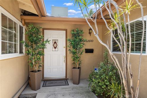 22640 Cohasset St, West Hills, CA, 91307-1621 | Card Image
