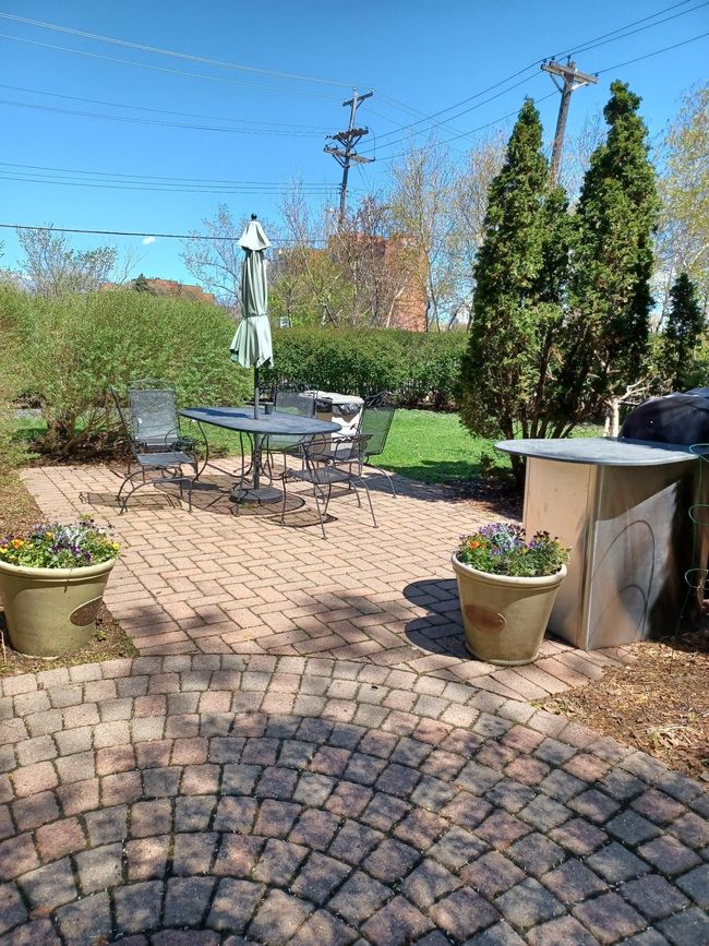 Shared grilling patio | Image 37