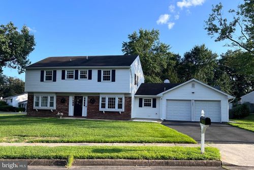 8801 Strause Ct, SPRINGFIELD, VA, 22153-1235 | Card Image