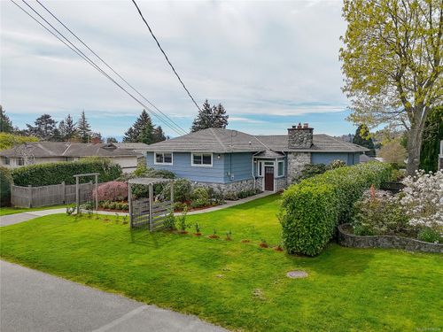 3960 Cherrilee Cres, Victoria, BC, V8N1R9 | Card Image