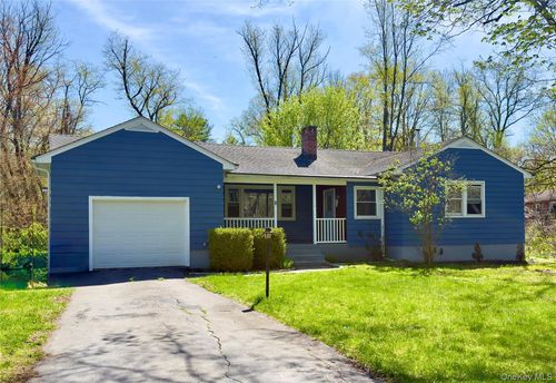 8 King Rd, Rhinebeck, NY, 12572-2617 | Card Image