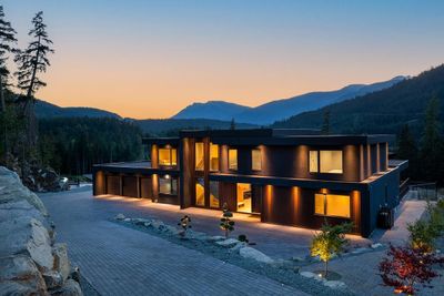 9228 Wedgemount Plateau Dr, House other with 7 bedrooms, 5 bathrooms and 12 parking in Whistler BC | Image 2