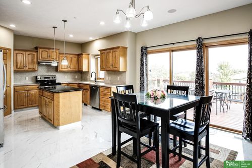 2004 Longview St, Papillion, NE, 68133-2559 | Card Image