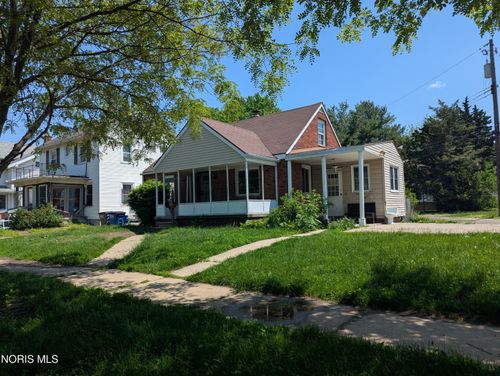 819 Lodge Ave, Toledo, OH, 43609-3027 | Card Image