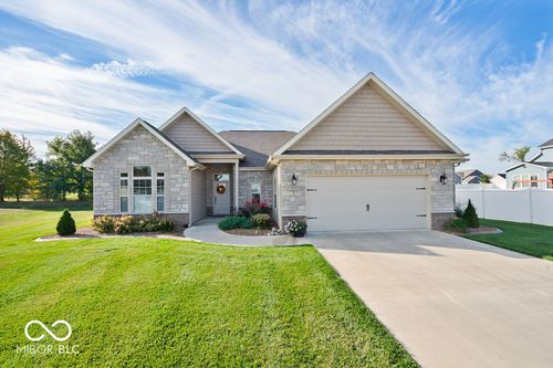 2042 Oak Leaf Ct, Kokomo, IN, 46902-1303 | Card Image