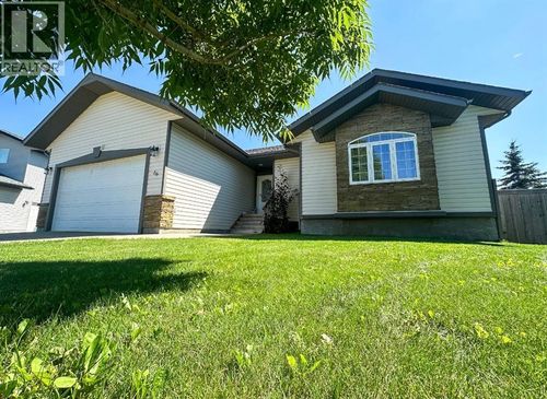 66 Cedar Hts, Whitecourt, AB, T7S0A4 | Card Image
