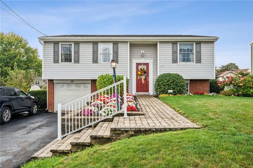 121 Eleanor Dr, Latrobe, PA, 15650-9140 | Card Image