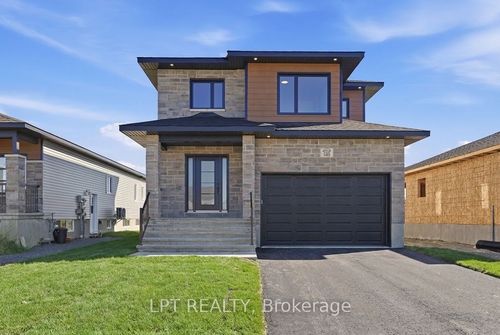 72 Chateauguay St, Embrun, ON, K0A1W0 | Card Image