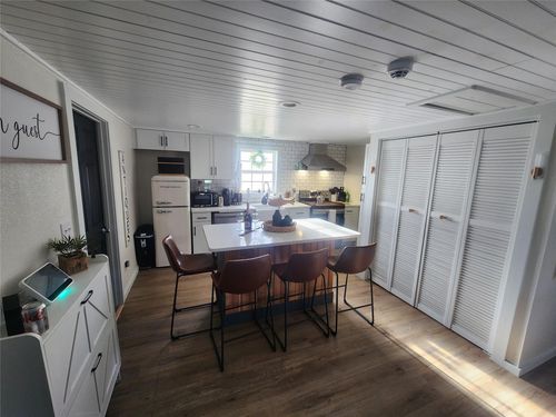 1061 N Sage, Crystal Beach, TX, 77650-3430 | Card Image