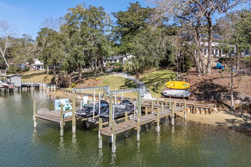 912 Woodbriar Ct, Fort Walton Beach, FL, 32547-1363 | Card Image