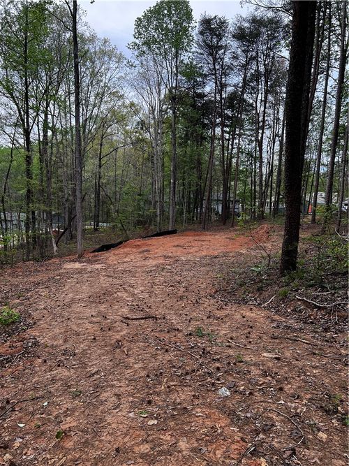 126 Quail Hollow Cir, Westminster, SC, 29693-6362 | Card Image