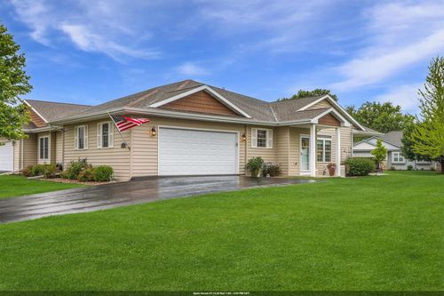 1241 Cameron Circle, NEENAH, WI, 54956 | Card Image
