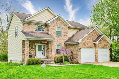25929 Clark St, Novi, MI, 48375-1622 | Card Image
