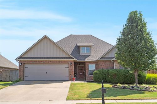 3813 N 3rd St, Rogers, AR, 72756-2574 | Card Image