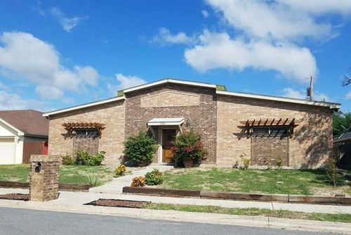 605 N 42nd St, McAllen, TX, 78501-8143 | Card Image
