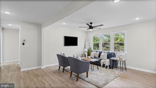 8322 Lages Ln, BALTIMORE, MD, 21244-2139 | Card Image