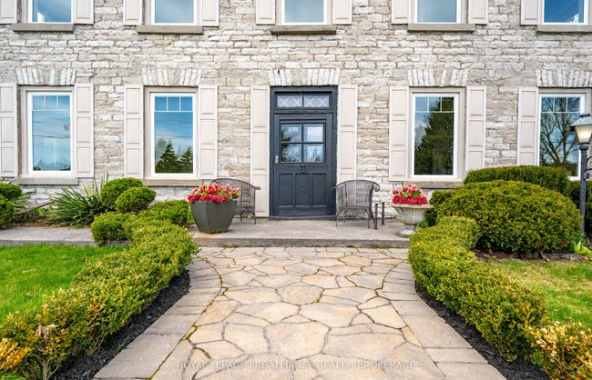 1863 Sydenham Rd, House other with 3 bedrooms, 4 bathrooms and 6 parking in Kingston ON | Image 6
