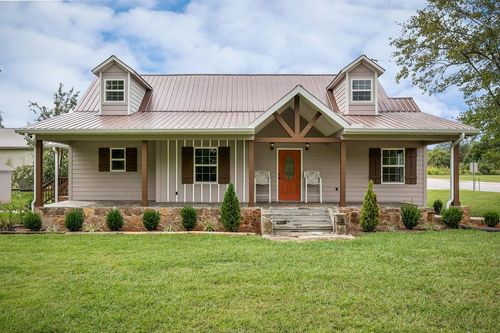 944 S Mountain St, Smithville, TN, 37166-2133 | Card Image