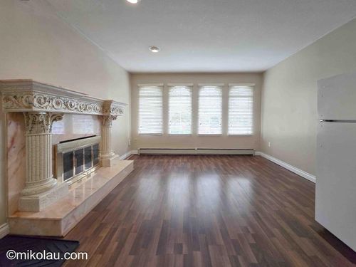 377x Burke St, Burnaby, BC, V5H1A4 | Card Image