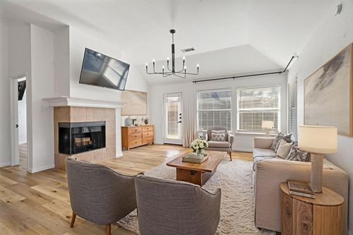 200 Valley View Dr, Waxahachie, TX, 75167-4838 | Card Image