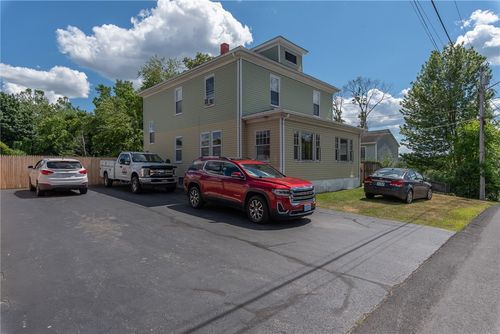 8 Short St, Cumberland, RI, 02864-6812 | Card Image