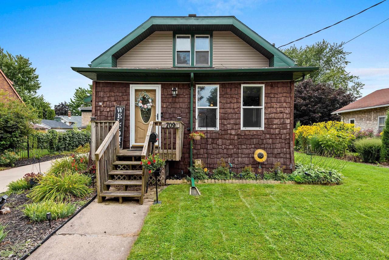 1st St, Menasha, WI 54952