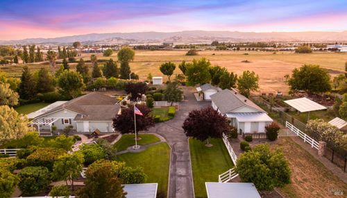 6811 Willow Rd, Vacaville, CA, 95687-9460 | Card Image