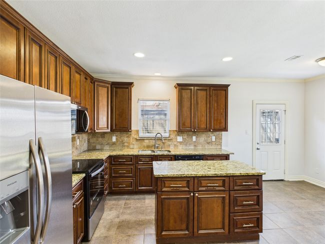 927 Centre St, House other with 3 bedrooms, 2 bathrooms and null parking in Dallas TX | Image 5