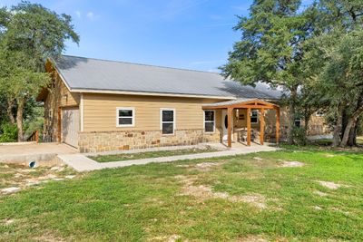 200 Creekwood Court, House other with 4 bedrooms, 3 bathrooms and 4 parking in Spring Branch TX | Image 2