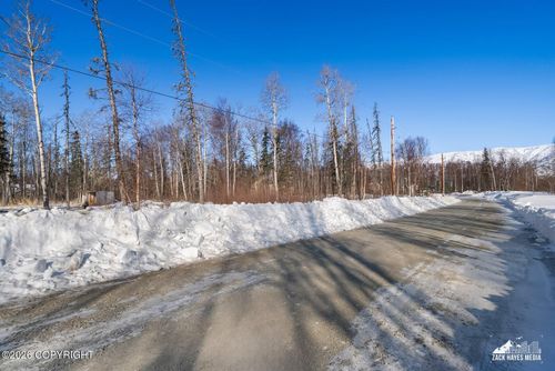 5606 N Gooseberry Cir, Wasilla, AK, 99654-1421 | Card Image