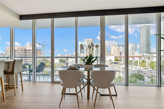 APT-803 - 185 Sw 7 Th St, Condo with 2 bedrooms, 3 bathrooms and null parking in Miami FL | Image 7