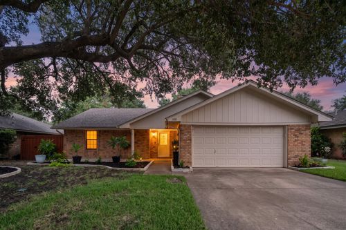 1101 De Pauw Dr, Arlington, TX, 76012-5340 | Card Image