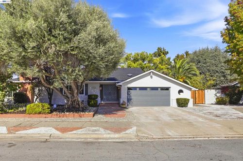 38454 Glenview Dr, Fremont, CA, 94536-6725 | Card Image