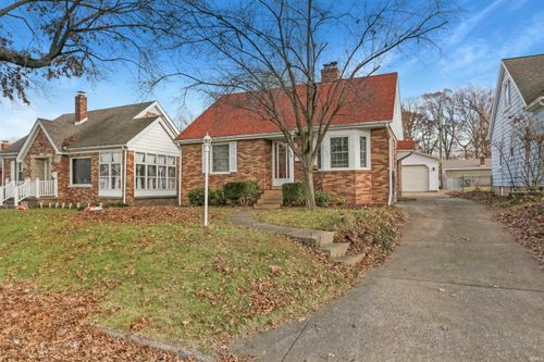 824 Stewart Ave, Evansville, IN, 47715-4250 | Card Image