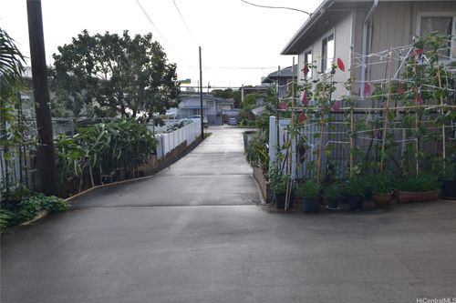 downstair-1123 A 1st Avenue, Honolulu, HI, 96816 | Card Image
