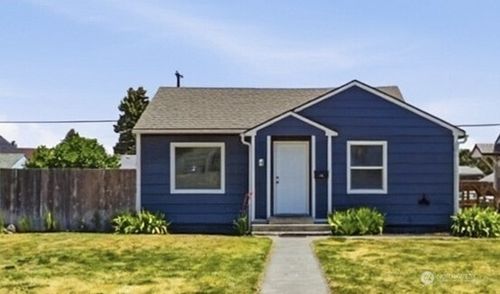 236 F St Sw, Ephrata, WA, 98823-1835 | Card Image