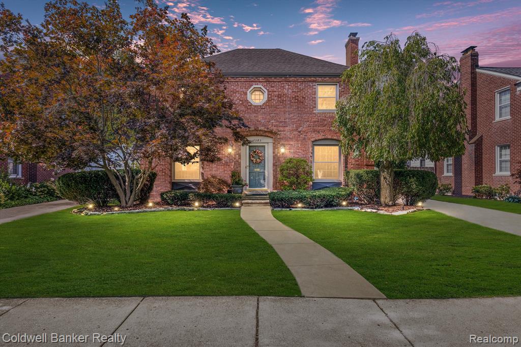 Fairholme Rd, Grosse Pointe Woods, MI 48236