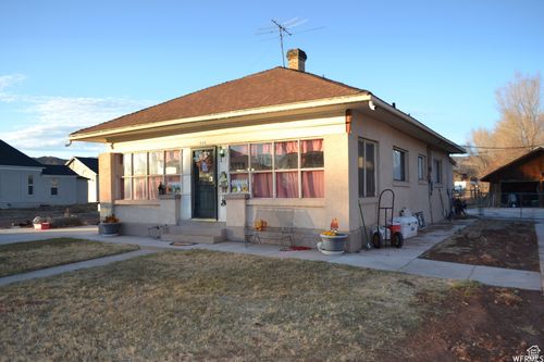 245 E 300 N, Richfield, UT, 84701-2333 | Card Image