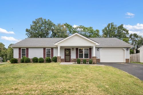 1109 Stoutamire Dr, Salem, VA, 24153-4007 | Card Image