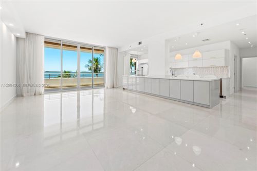 304-808 Brickell Key Dr, Miami, FL, 33131-2651 | Card Image
