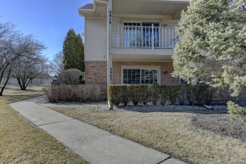 9902 Parkway Dr, Highland, IN, 46322-2383 | Card Image