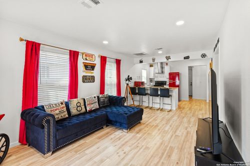 1923 Dawson St, San Antonio, TX, 78202-2564 | Card Image