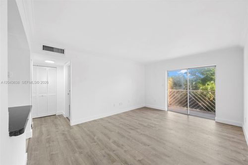 209-4335 Nw South Tamiami Canal Dr, Miami, FL, 33126 | Card Image