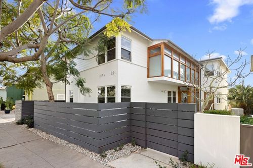 221 3rd Avenue, Venice, CA, 90291 | Card Image