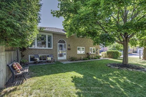 69 Wood Cres, Bradford, ON, L3Z2G3 | Card Image