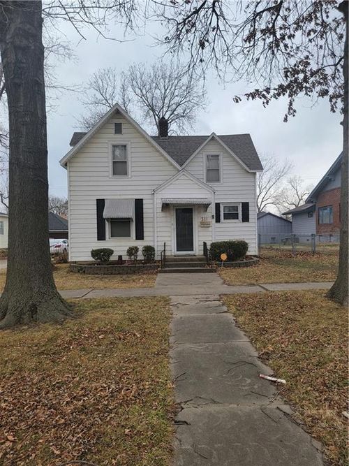 311 N 11th St, Independence, KS, 67301-3327 | Card Image