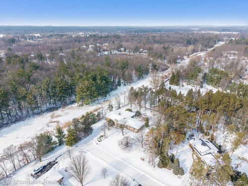 1680 Seminole Trl, Lake Orion, MI, 48362-1250 | Card Image